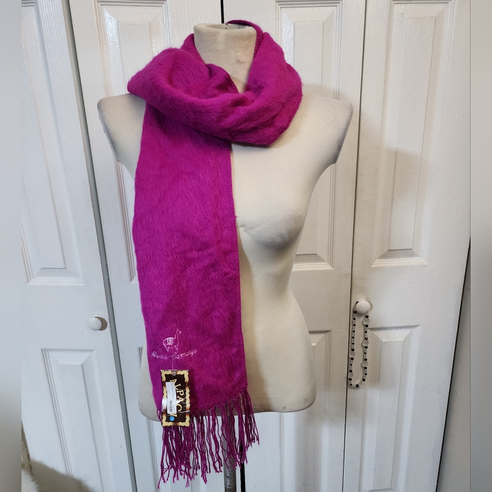 NWT Alpaca Camargo Dark Pink Fringe Winter Scarf